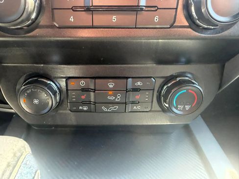 Used 2019 Ford F150 XLT w/ Equipment Group 302A Luxury AWD/4WD image 29