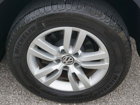 Used 2016 Volkswagen Tiguan S AWD/4WD image 16