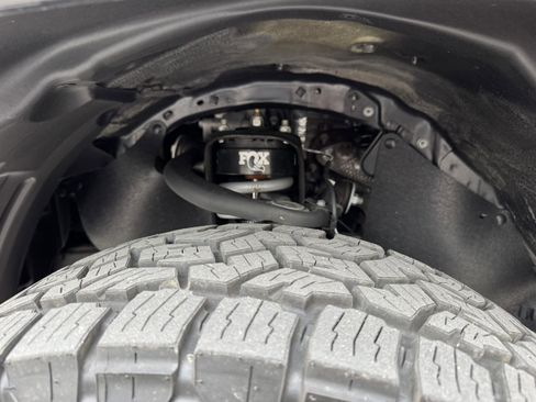 Used 2019 Toyota Tacoma SR w/ SR Convenience Package image 11