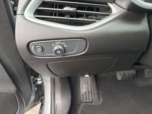 Used 2024 Chevrolet Malibu LT image 19