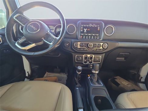 Used 2018 Jeep Wrangler Unlimited Sahara image 10