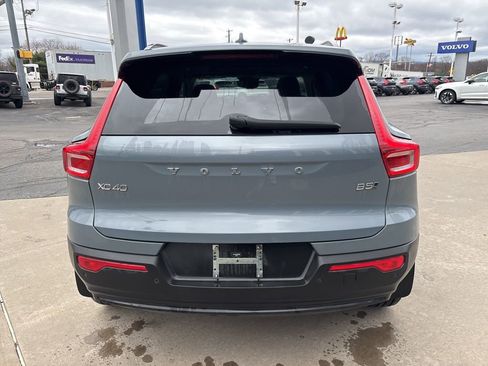 Certified 2023 Volvo XC40 B5 Plus w/ Protection Package Premier image 7