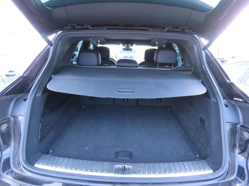 Used 2019 Porsche Cayenne image 12