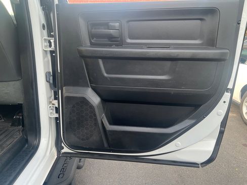 Used 2016 RAM 3500 Tradesman w/ Chrome Appearance Group image 11