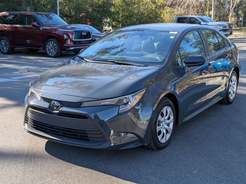 Used 2025 Toyota Corolla LE image 7