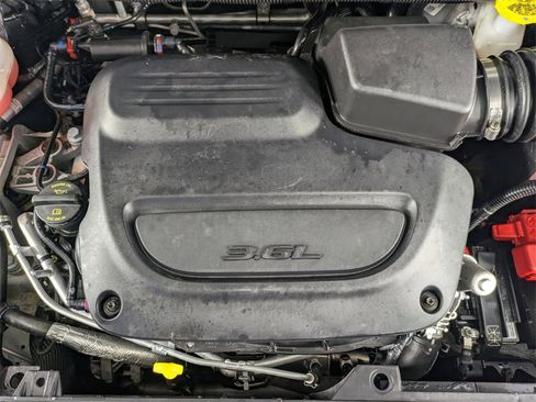 Certified 2026 Chrysler Pacifica Select image 30