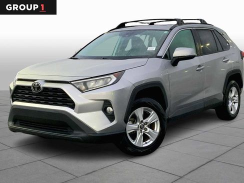 Used 2021 Toyota RAV4 XLE image 1