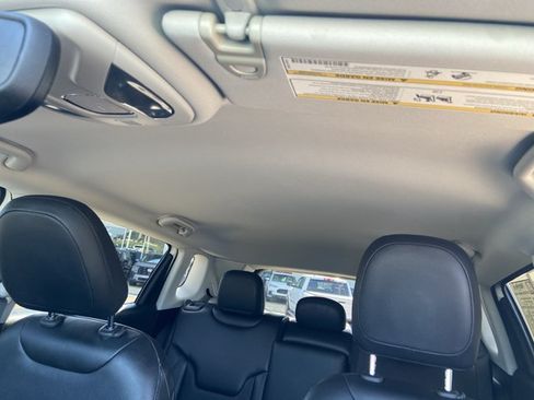 Used 2020 Jeep Compass Limited AWD/4WD image 29