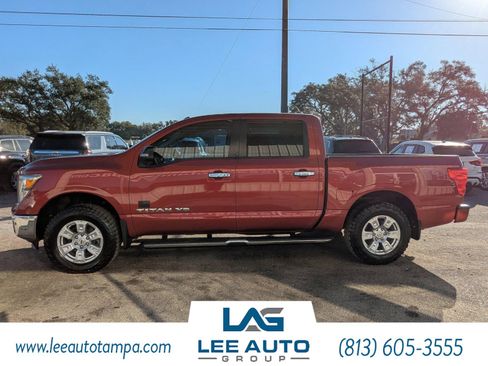 Used 2019 Nissan Titan SV w/ SV Convenience Package image 6