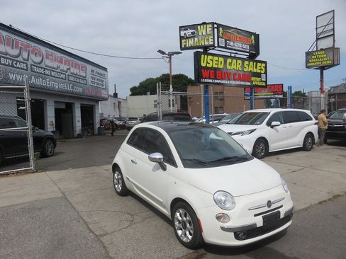 Used 2017 FIAT 500 Lounge FWD image 3