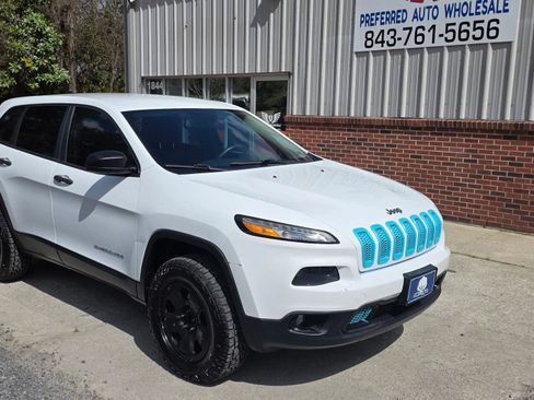 Used 2014 Jeep Cherokee Sport w/ Safety Group AWD/4WD image 2