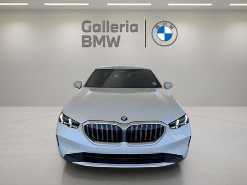 Certified 2024 BMW 530i w/ Premium Package image 3