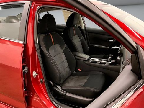 Used 2023 Nissan Sentra SR w/ Electronics Package FWD image 29