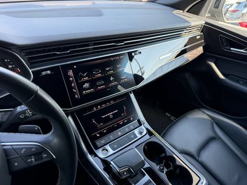 Used 2022 Audi Q8 Premium w/ Convenience Package AWD/4WD image 19