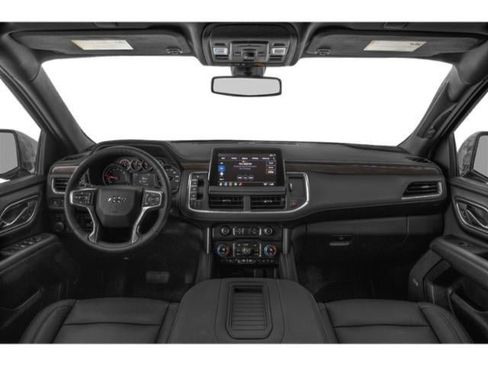 Used 2022 Chevrolet Tahoe Z71 w/ Luxury Package AWD/4WD image 8