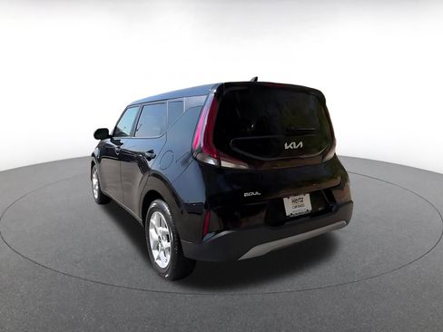 Used 2025 Kia Soul LX w/ LX Technology Package image 11