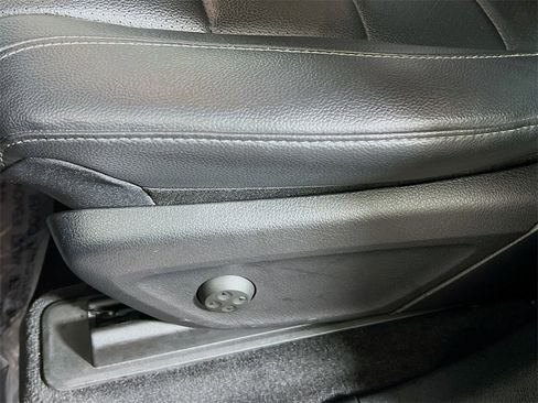 Used 2022 Mercedes-Benz GLE 450 4MATIC image 19