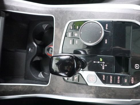 Used 2022 BMW X5 xDrive40i w/ Parking Assistance Package image 22