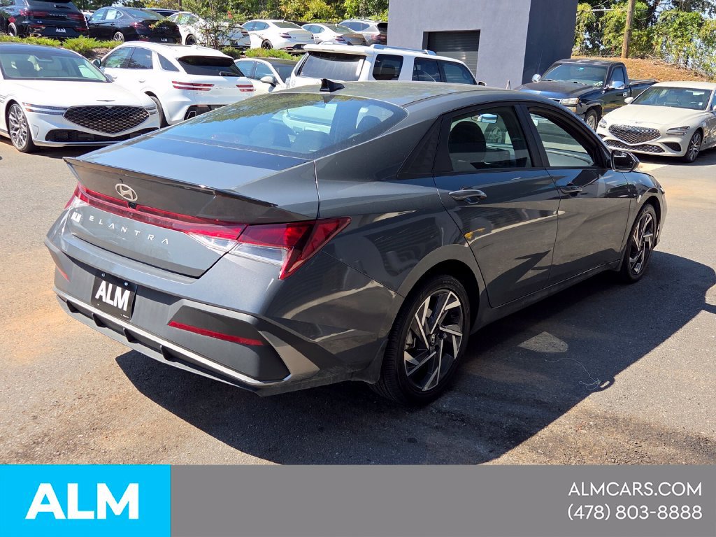 Certified 2025 Hyundai Elantra Sport FWD image 13