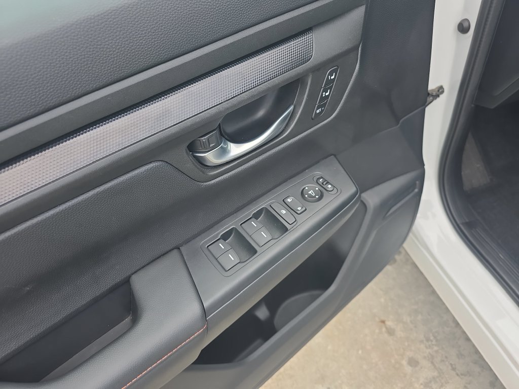 Used 2025 Honda CR-V Sport-L image 11