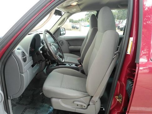 Used 2006 Jeep Liberty Sport RWD image 10