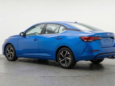Used 2025 Nissan Sentra SV FWD image 6