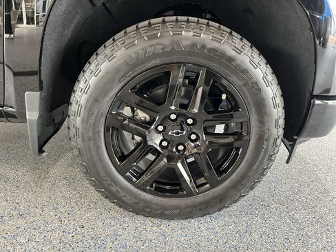 New 2026 Chevrolet Silverado 1500 RST w/ Z71 Off-Road Package AWD/4WD image 33