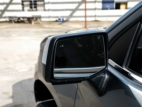 Used 2021 Chevrolet Silverado 1500 LTZ AWD/4WD image 40