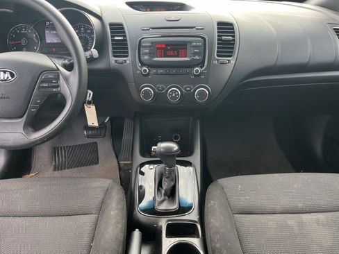 Used 2018 Kia Forte LX image 9