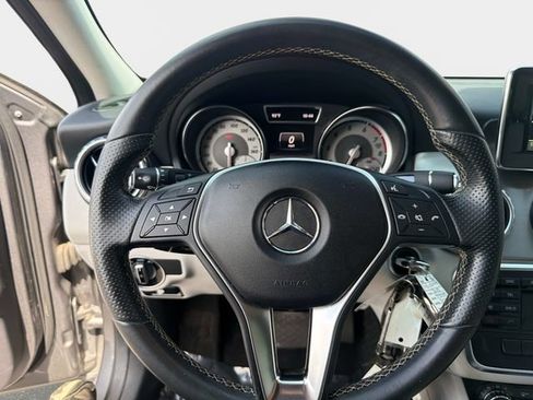Used 2015 Mercedes-Benz GLA 250 image 24