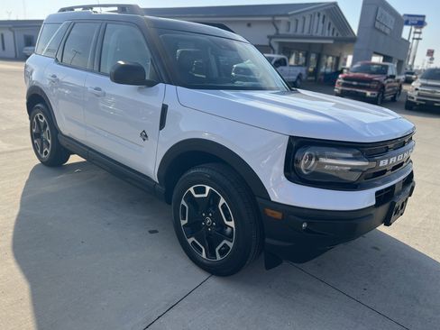 Used 2023 Ford Bronco Sport Outer Banks w/ Tech Package image 10