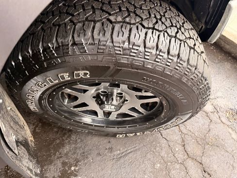 Used 2015 Ford F150 XLT image 43