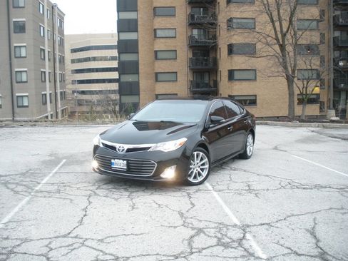 Used 2013 Toyota Avalon Limited image 15