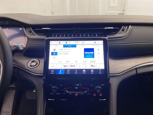 New 2025 Jeep Grand Cherokee L Limited image 10