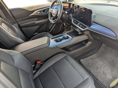 Certified 2025 Chevrolet Equinox EV LT w/ Convenience Package image 13