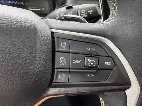 Used 2023 Jeep Grand Cherokee Laredo w/ Luxury Tech Group I AWD/4WD image 20