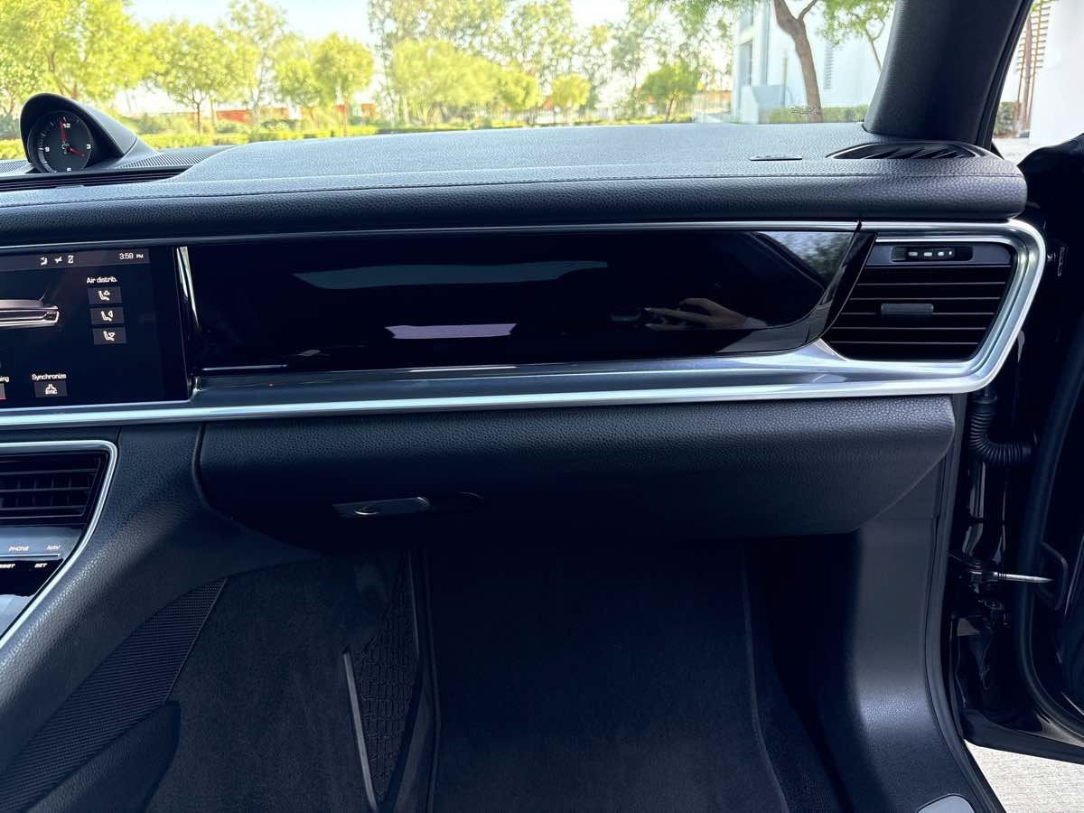 Used 2018 Porsche Panamera 4 AWD/4WD image 20