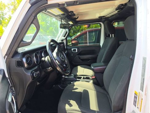 Used 2020 Jeep Gladiator Sport AWD/4WD image 3