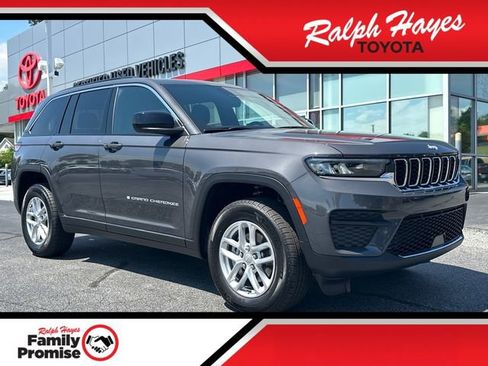 Used 2025 Jeep Grand Cherokee Laredo X w/ Trailer Tow Package AWD/4WD image 1