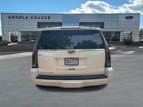 Used 2020 Cadillac Escalade ESV Luxury AWD/4WD image 7