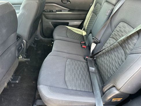 Used 2025 Nissan Pathfinder SV image 20