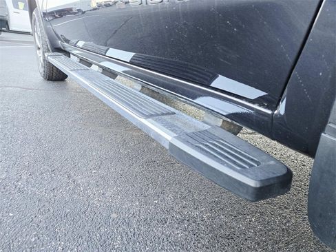 Used 2023 GMC Sierra 1500 SLT w/ SLT Premium Plus Package image 21