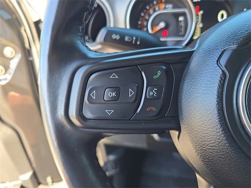 Used 2021 Jeep Gladiator Willys image 22