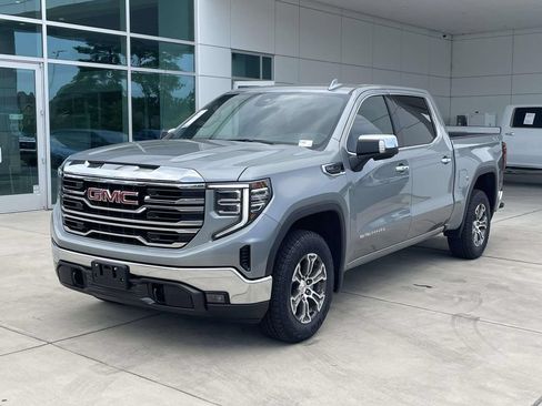 Used 2025 GMC Sierra 1500 SLT AWD/4WD image 2