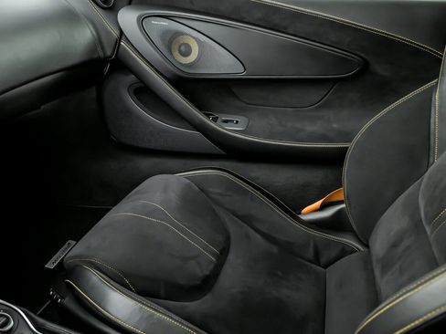 Used 2018 McLaren 570S Spider image 45