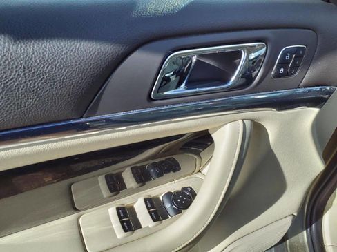 Used 2013 Lincoln MKS AWD image 11