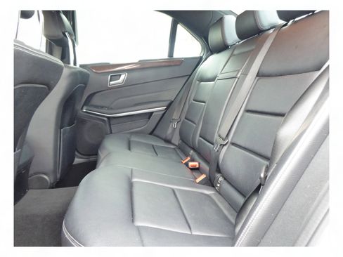 Used 2014 Mercedes-Benz E 350 4MATIC Sedan image 18