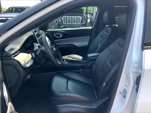 Used 2025 Jeep Compass Limited AWD/4WD image 22