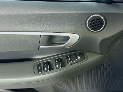 Used 2021 Hyundai Sonata SE image 23