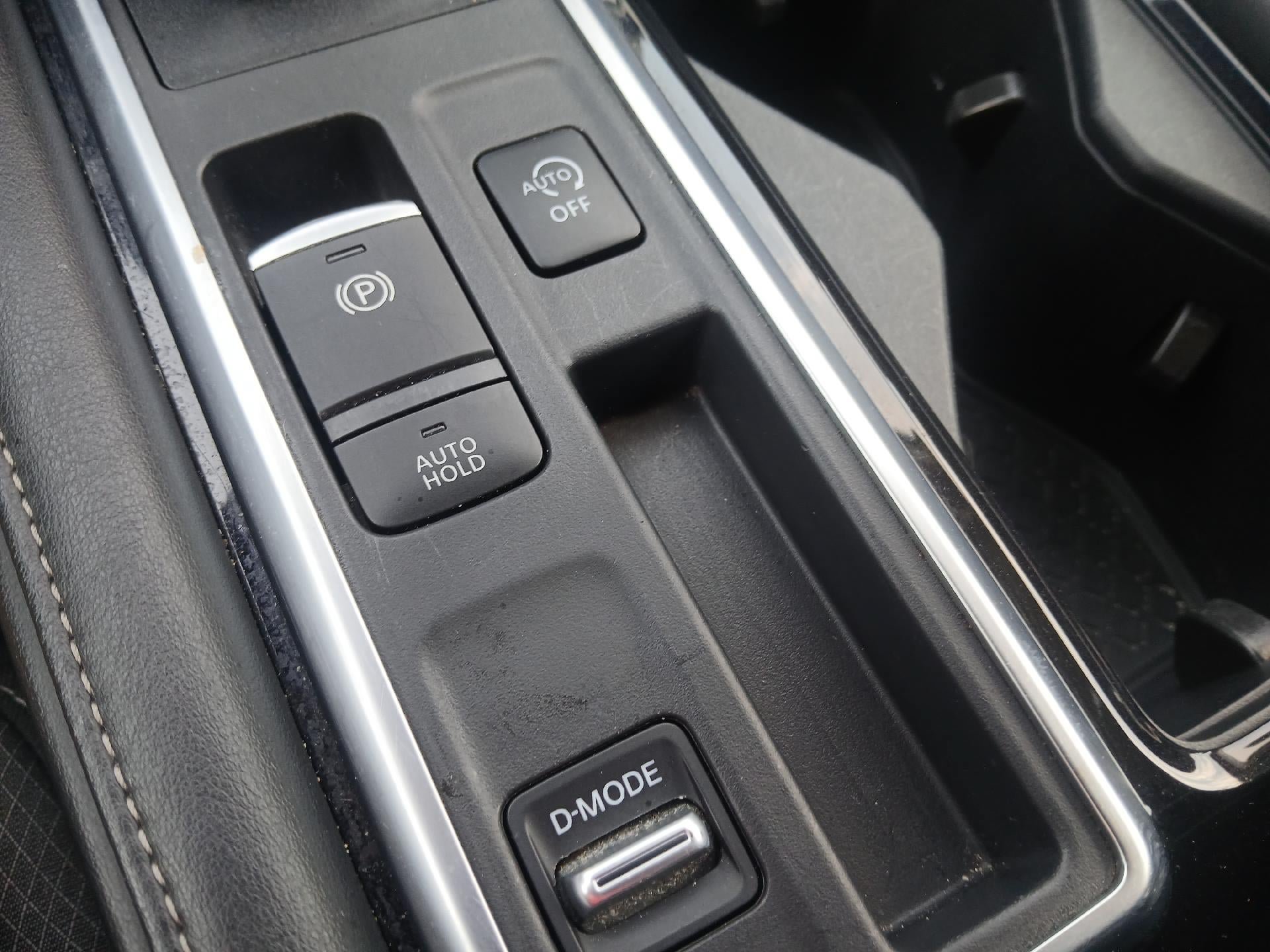 Used 2025 Nissan Pathfinder SV FWD image 33